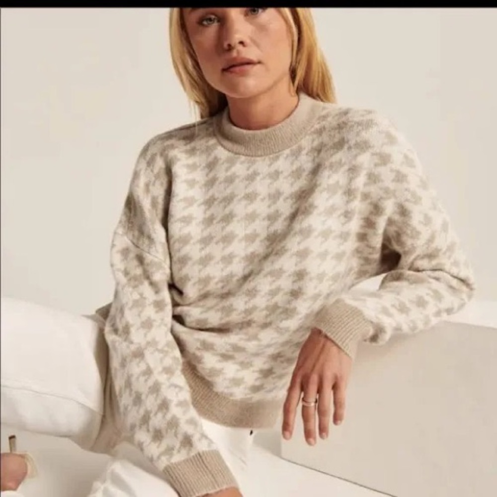 Abercrombie & Fitch Cream Houndstooth Sweater